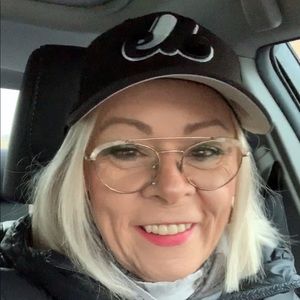 Meet your Posher, Sandrs